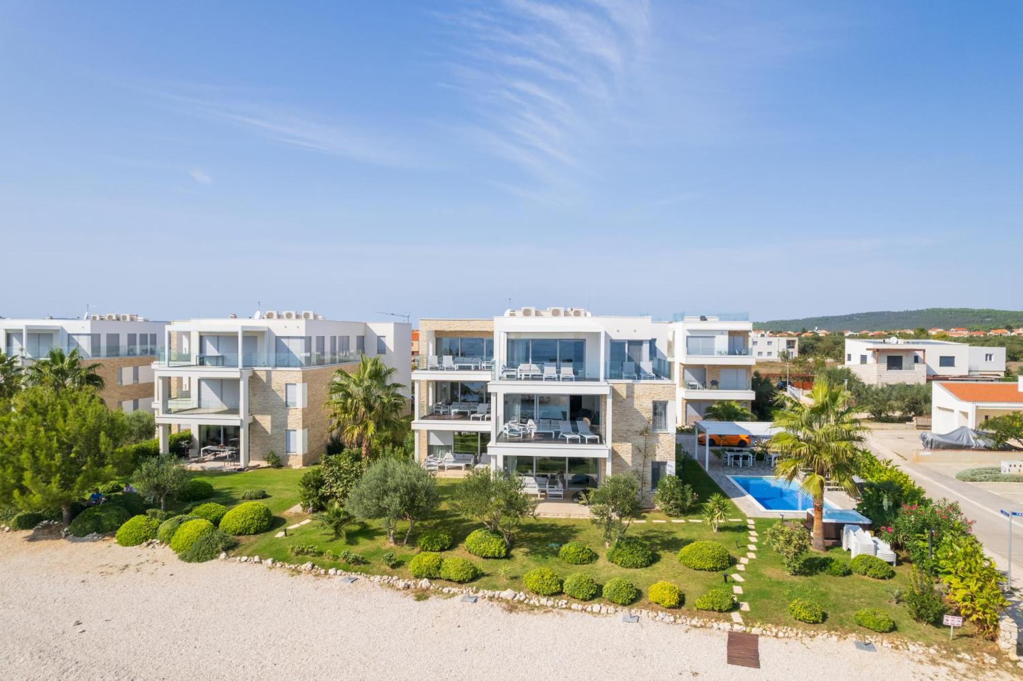 Suncana Villa ซูโกชัน ภายนอก รูปภาพ