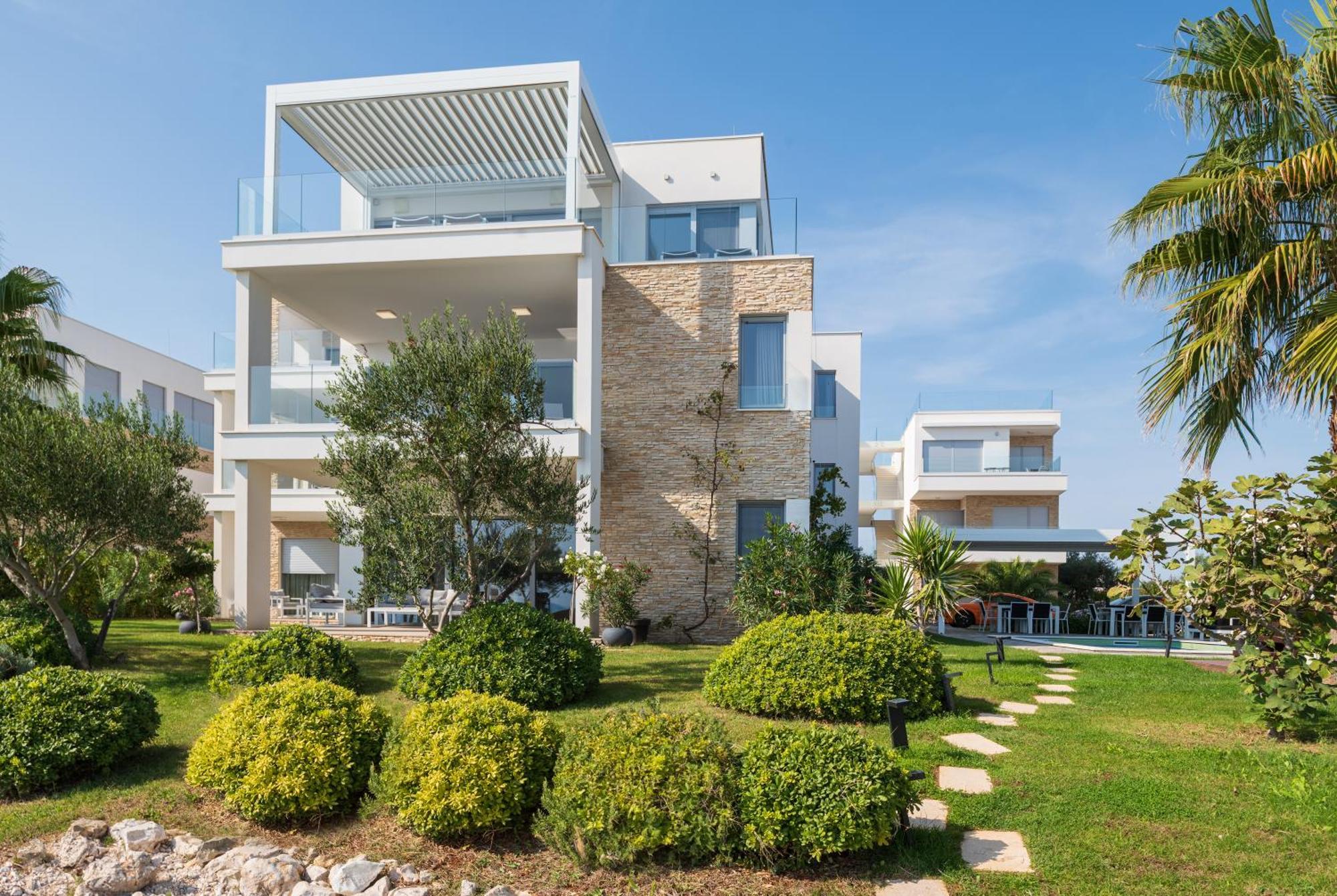 Suncana Villa ซูโกชัน ภายนอก รูปภาพ